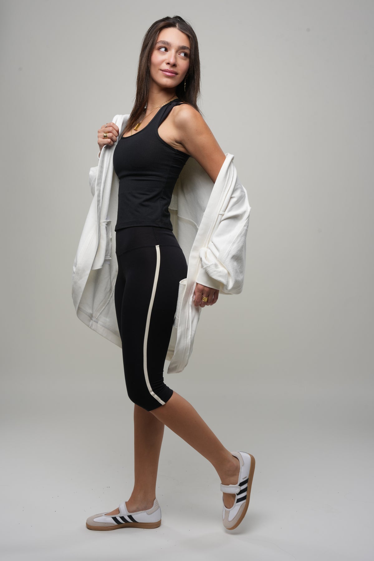 Piping Capri - Black & White